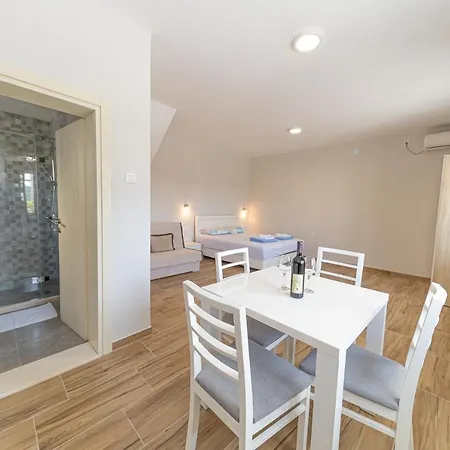 Apartments Vjera Петровац Экстерьер фото