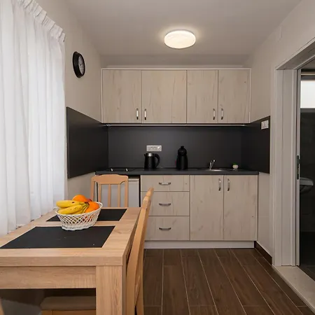 Apartments Vjera Петровац Экстерьер фото