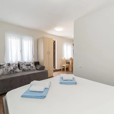 Apartments Vjera Петровац Экстерьер фото