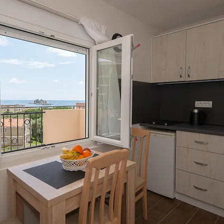 Apartments Vjera Петровац Экстерьер фото